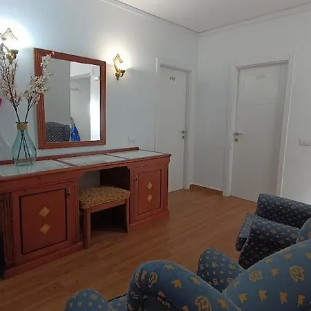 Boomerang Hotel 2*